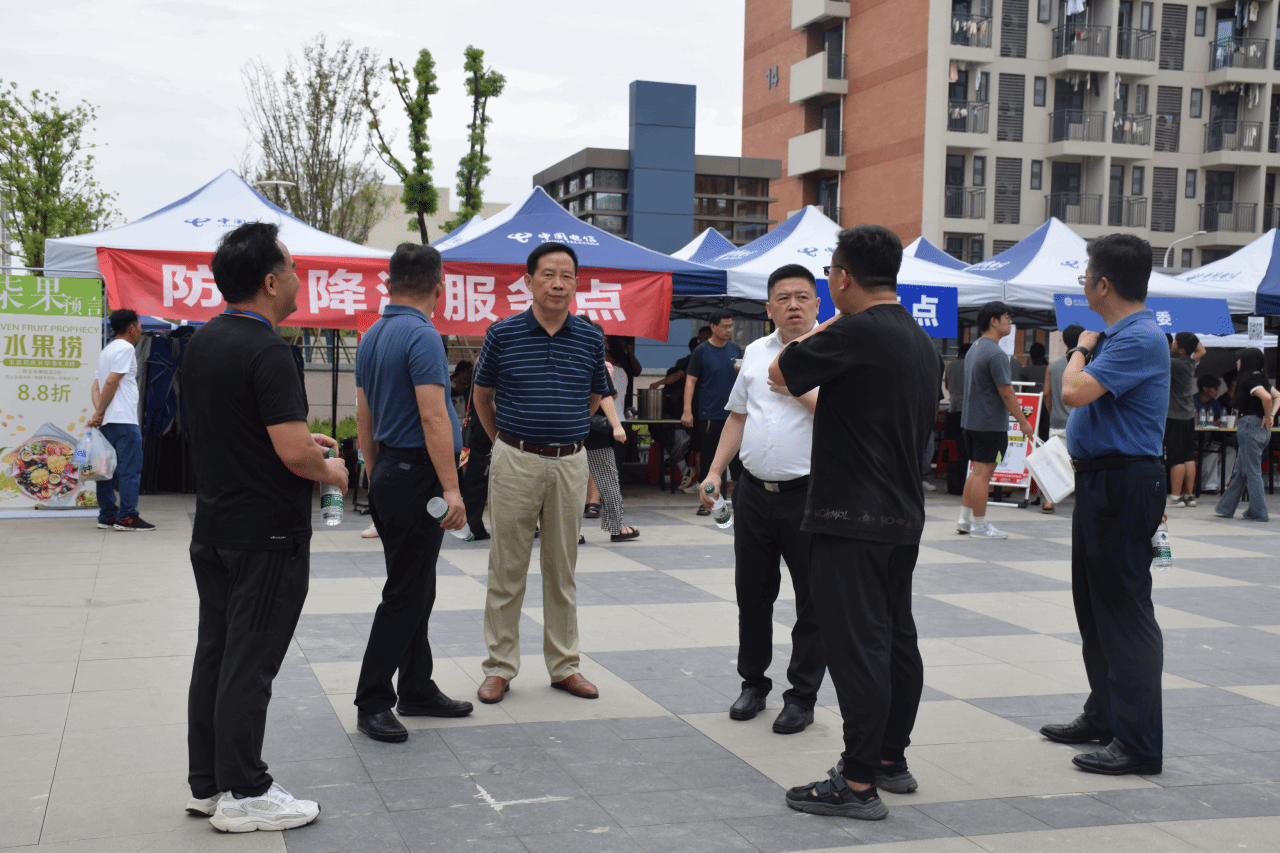 新生报到日，教育局领导莅临威尼斯官网视察指导迎新工作